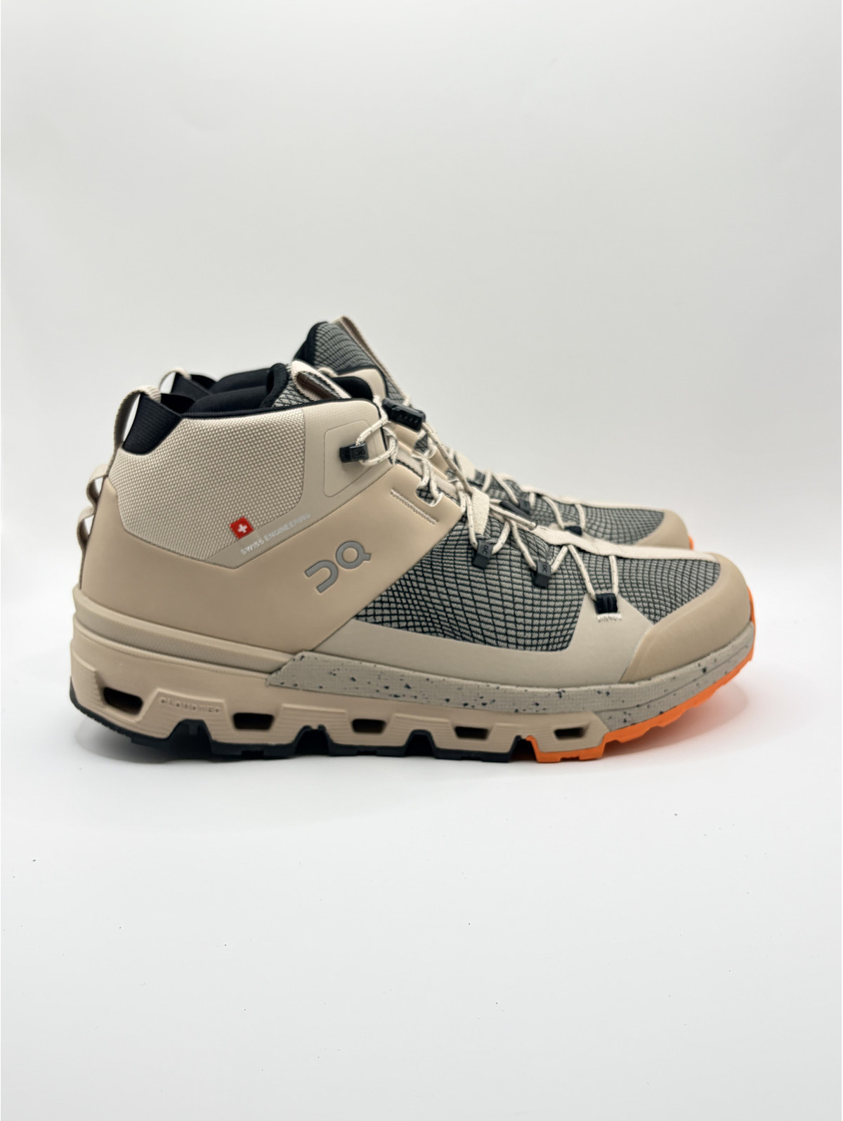 On Cloudtrax Sensa Men's Hiking Shoes Size 7.5m/9w Sand/Flame